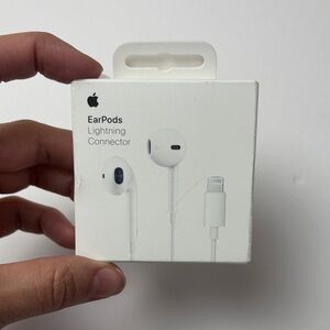 Apple Earpods Lightning Connector